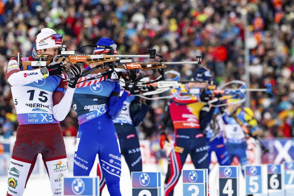 Stehschießen beim Biathlon Weltcup in Oberdorf